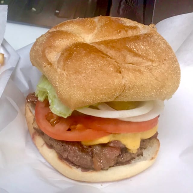 Cheeseburger with Fries (Kids' burger).