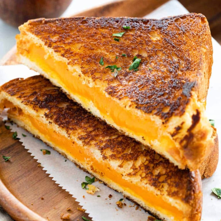 Grilled Cheese Delights: American Comfort Classics